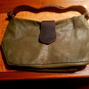 Like new Tylie Malibu leather shoulder bag